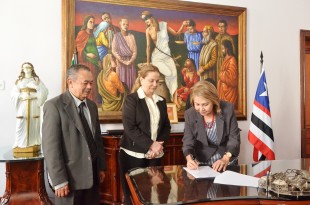 A presidente do TJMA, desembargadora Cleonice Freire, assinou termo da parceria com o Ministério Público