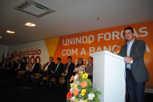 Gil Cutrim coordenou a reunião entre gestores públicos municipais e a Bancada Federal em Imperatriz.