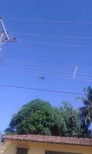 Helicóptero do GTA sobrevoando o local