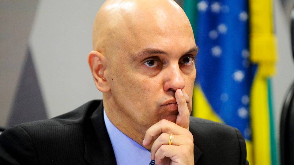 Alexandre de Moraes é alvo de pedido de impeachment de membros do MP